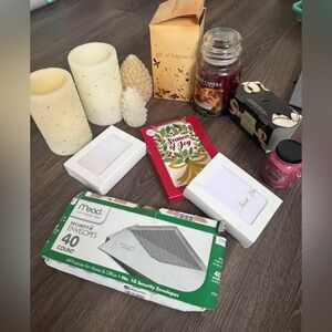 Assorted Holiday Gift Set with Candles & Envelopes - Cream, Gold, Red